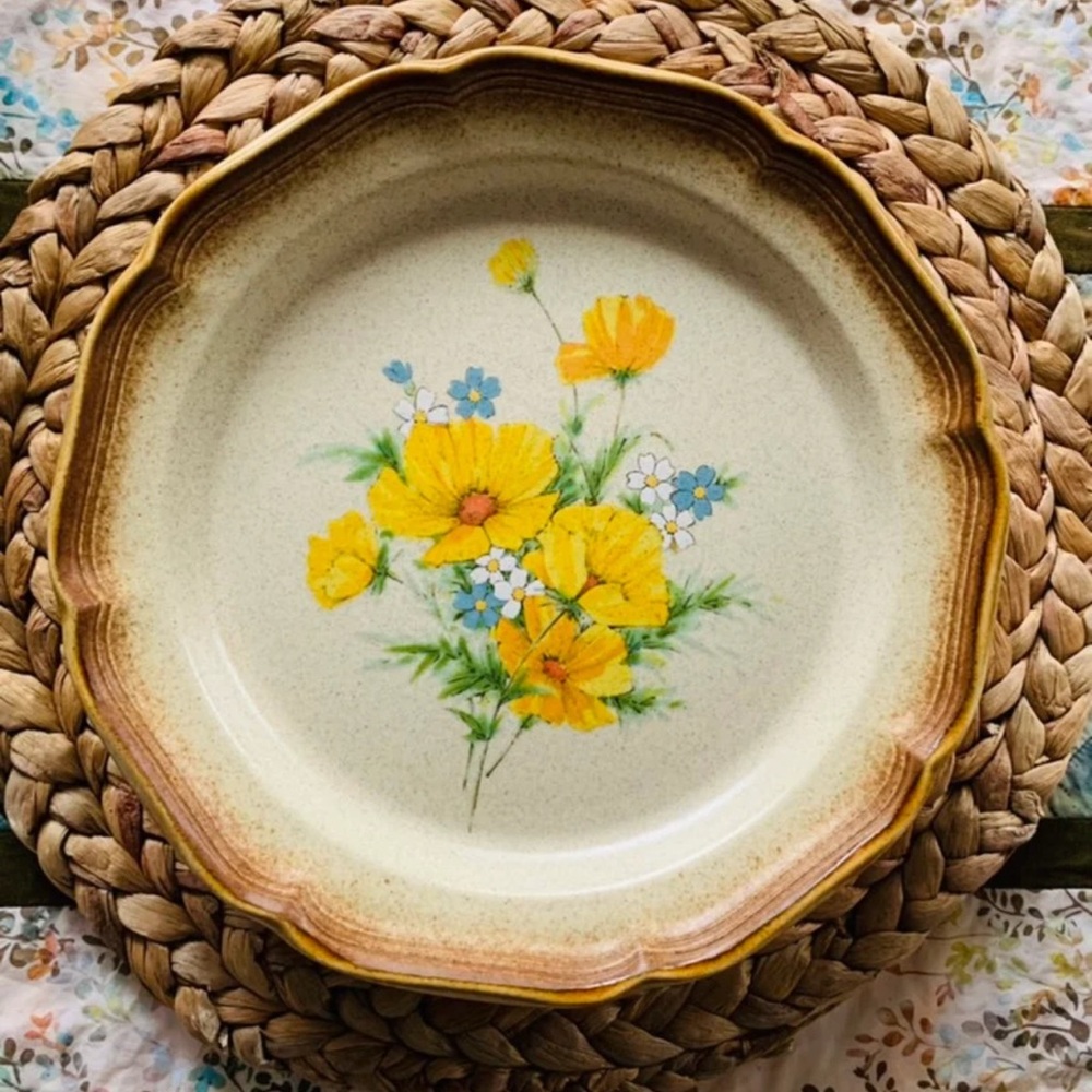 Mikasa Yellow and Blue Floral Dinner Plate